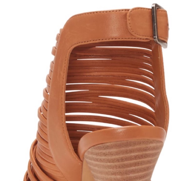 NEW Vince Camuto Brown Strappy Heels - Picture 2 of 7